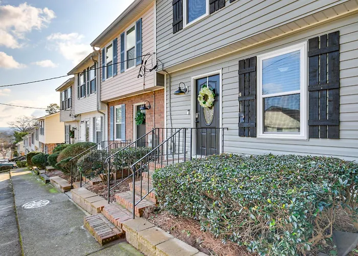 Comfy Augusta Condo W/ Deck ~ 4 Mi To Olde Town