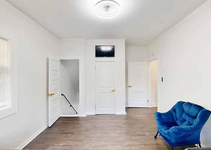 < 2 Mi Dtwn Augusta: Charming Historic Home